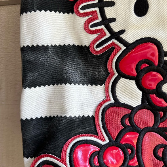 Hello Kitty tote bag 2010 Sanrio Loungefly leather trim side snaps 15” by 17” - Picture 3 of 7